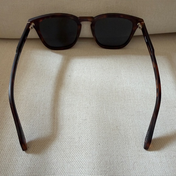 Quay Australia Sunglasses - Picture 6 of 6